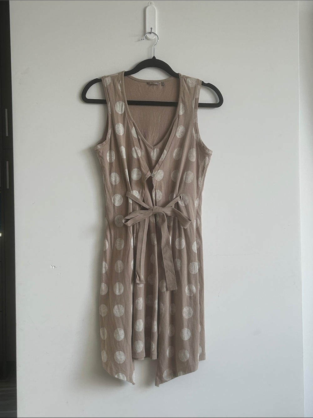 Sandwich Light Taupe Polka Dot Sleeveless Dress Asymmetrical Hem Size S 💯 Cotton